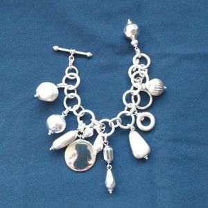 Women chunky bracelet white metal